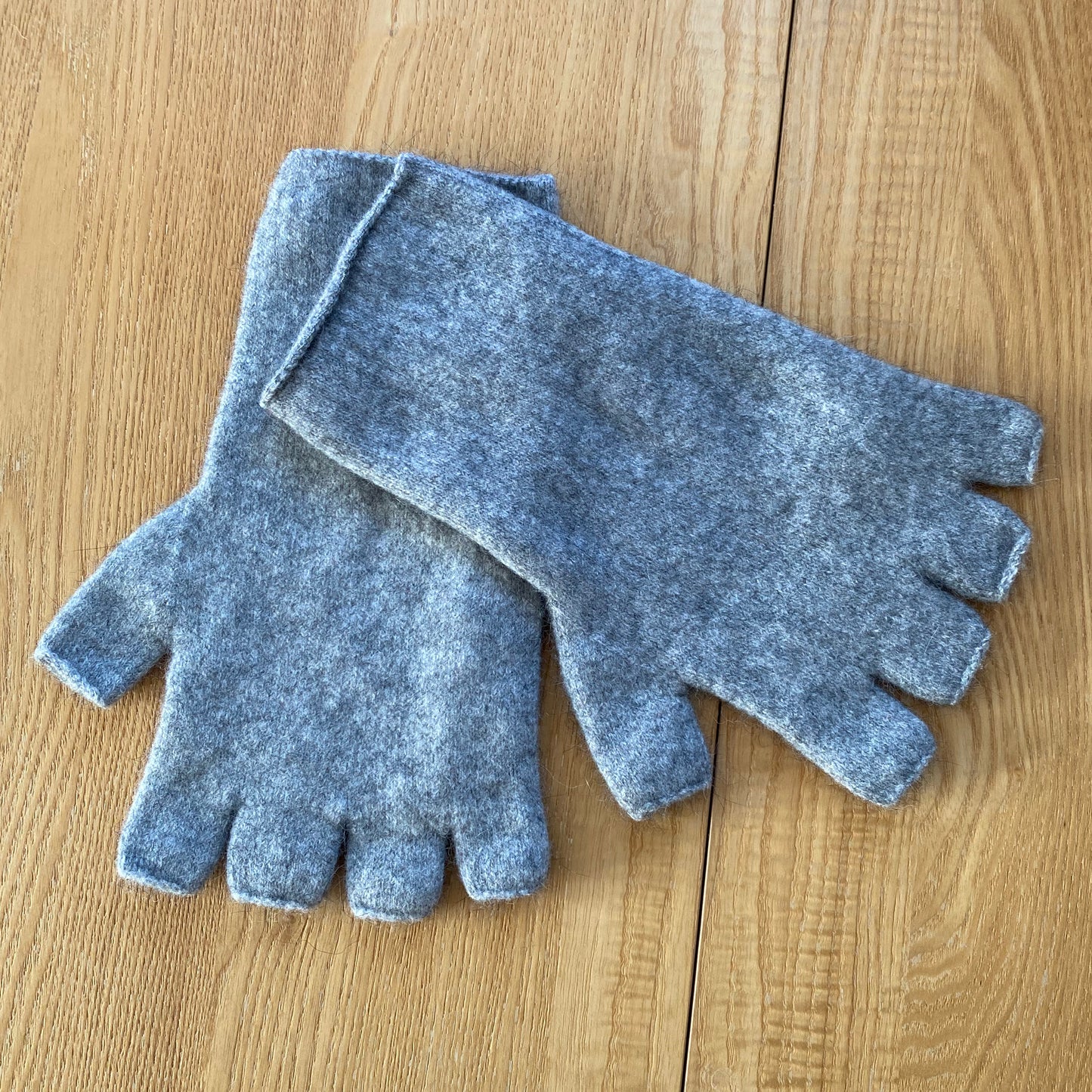 Silver Possum Merino Silk Fingerless Gloves